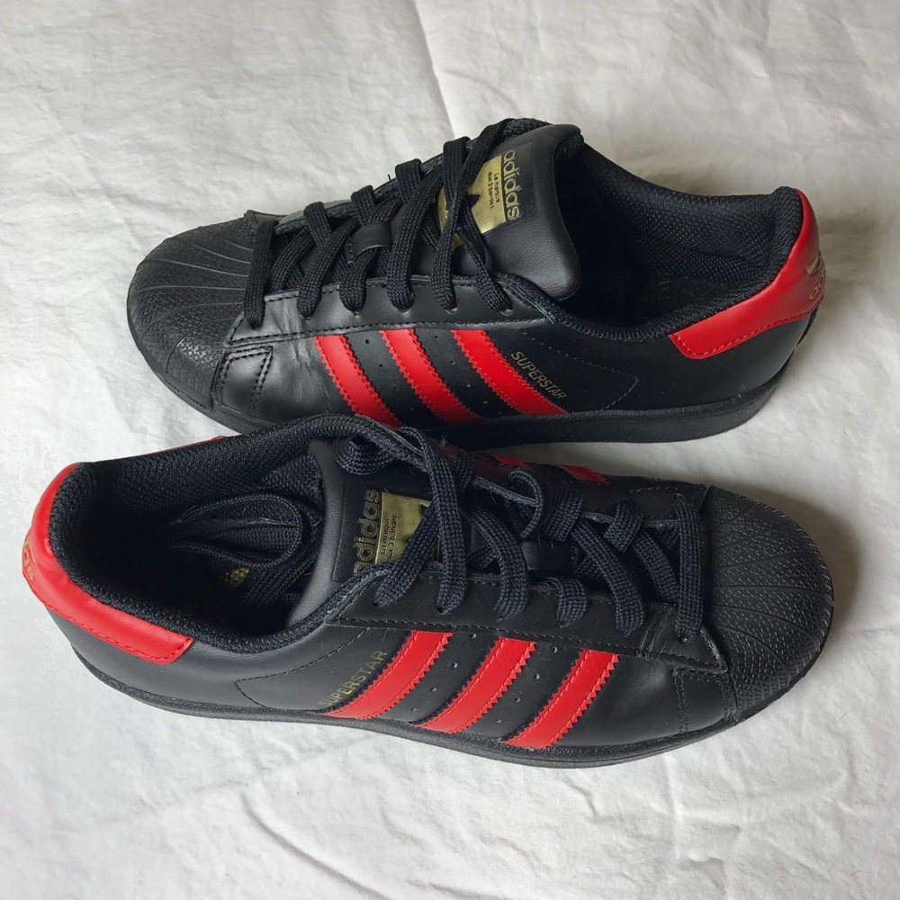 Shell toes